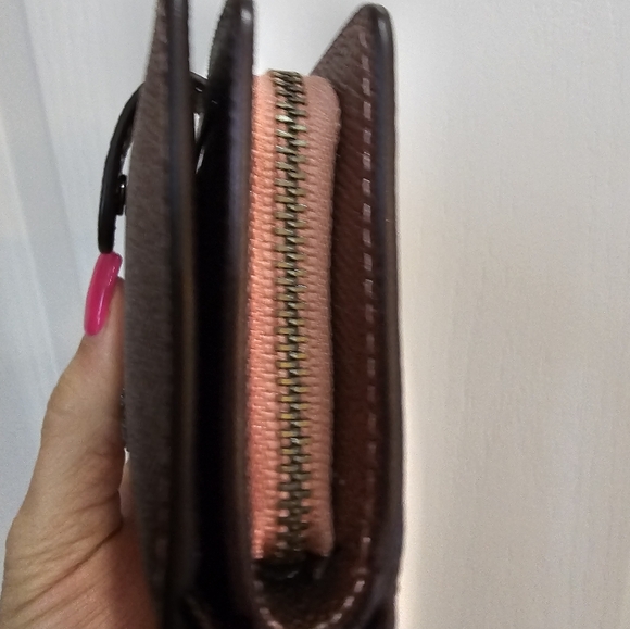 Euc Coach wallet metallic - Picture 6 of 9